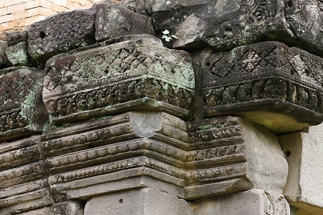 Prasat Sa Kamphaeng Yai-058